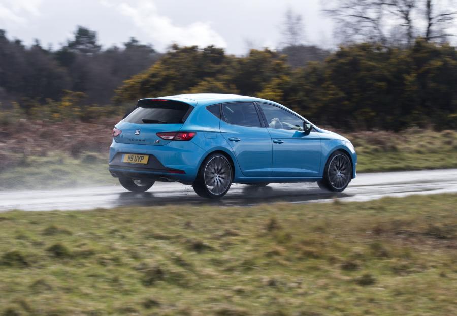  Seat Leon Cupra 290 2016 года  (UK) (фото 19 из 30)